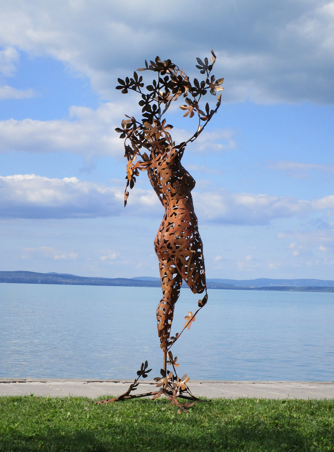 Daphne 255 (rostig) 110x137x255 14kg