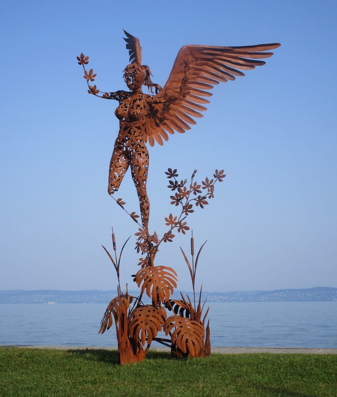 Syrinx (rostig) 200x145x370 52kg