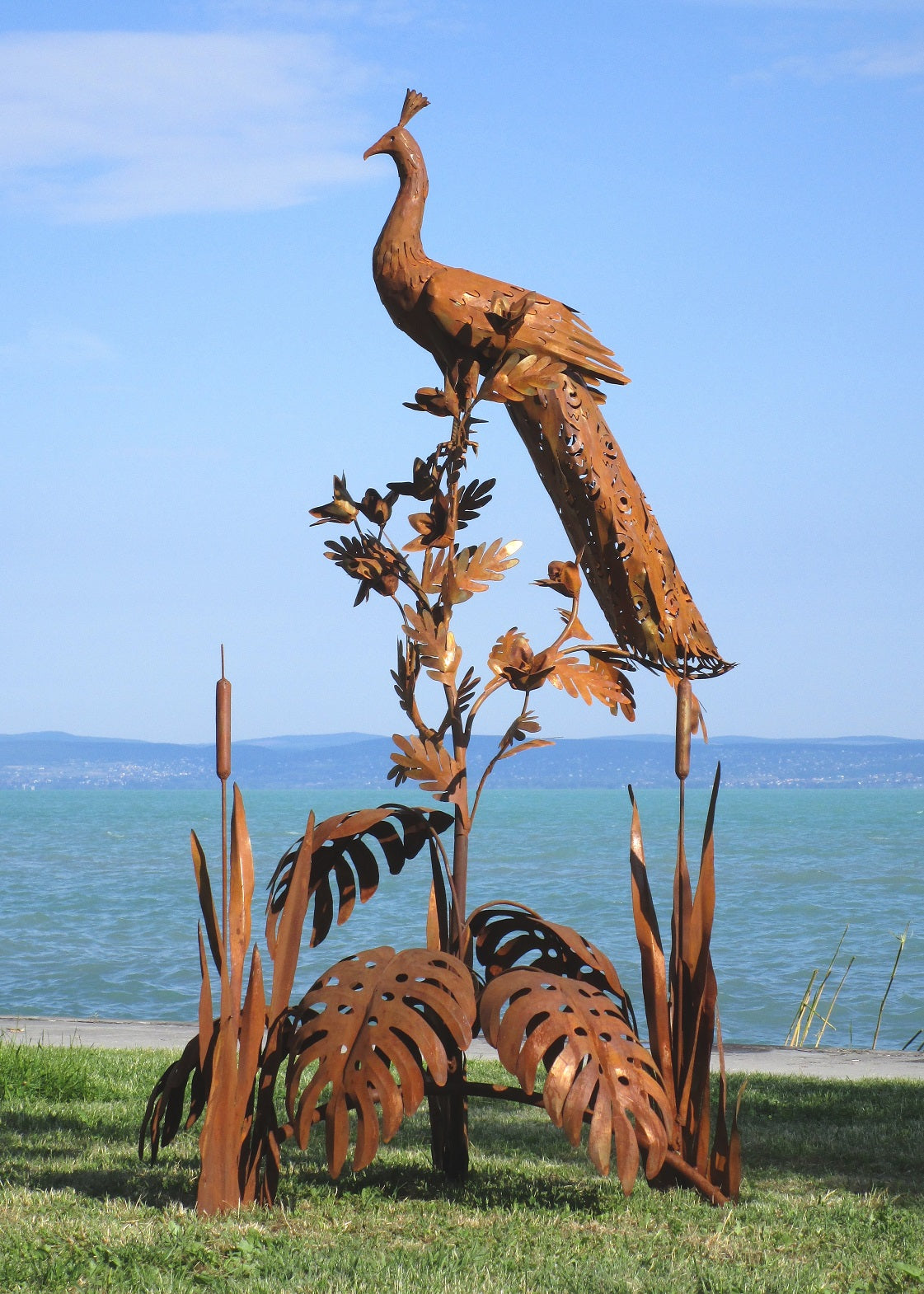 Pfau im Wildnis (rostig) 110x107x320 24kg