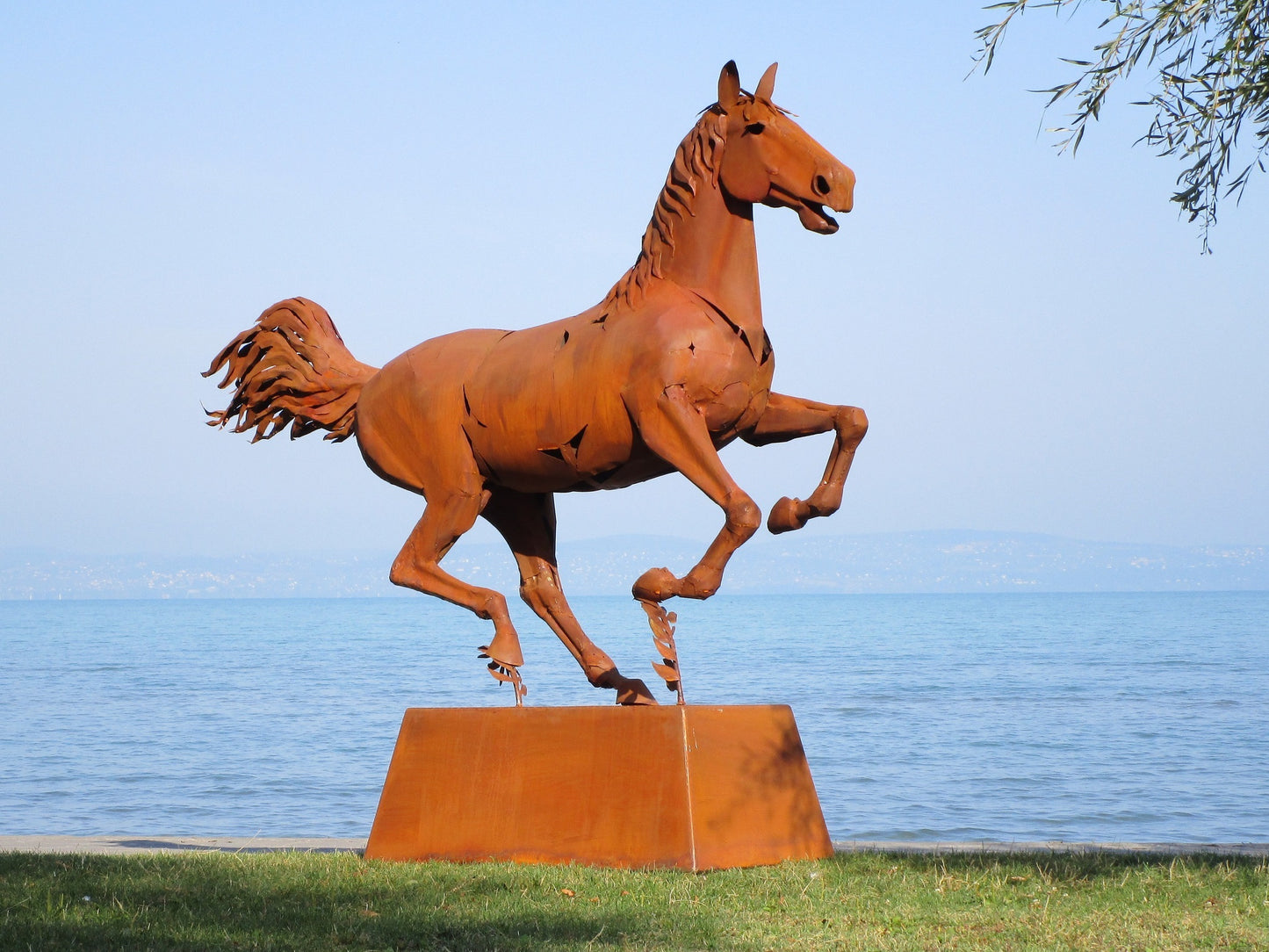 Pferd Lebensgroß (rostig) 85x290x260 74kg