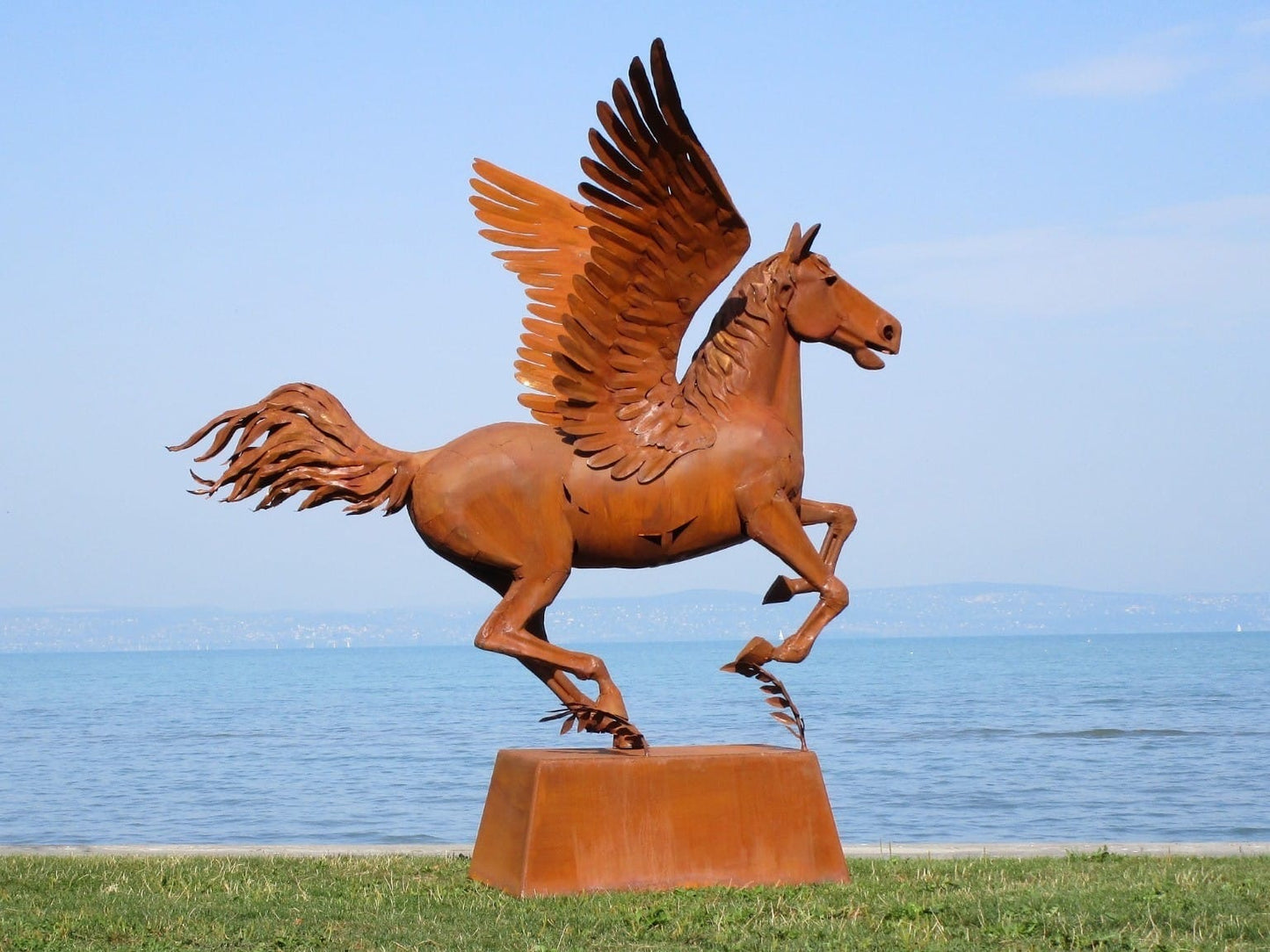 Pegasus Lebensgroß (rostig) 175x288x305  88kg