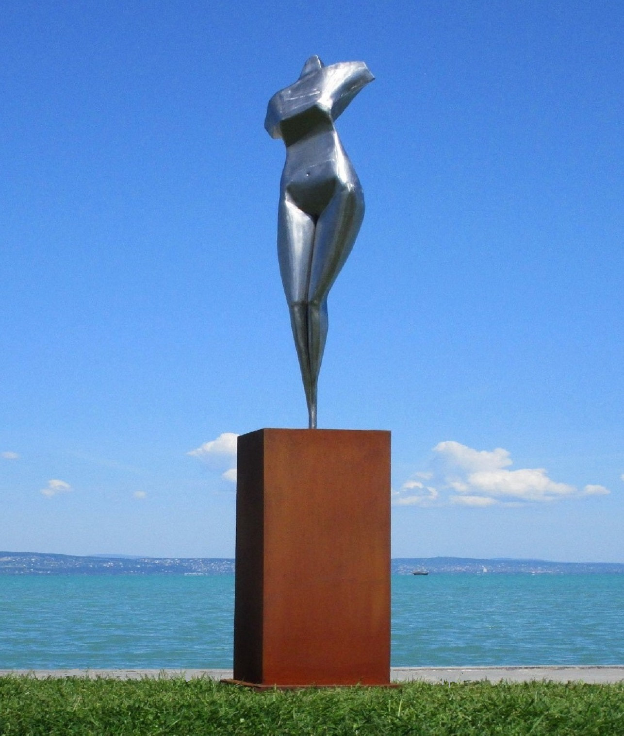 Aphrodite 272 (edelstahl+rostig) 56x56x272  32kg