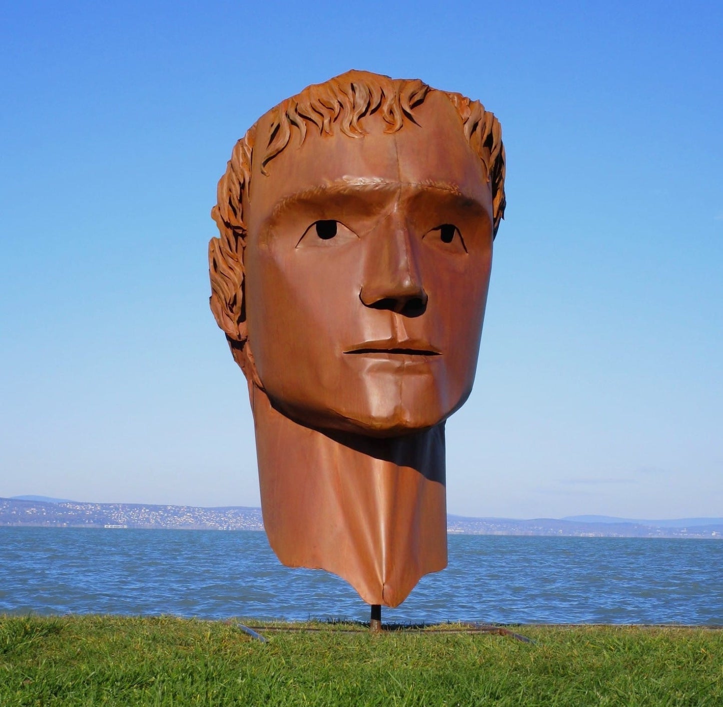 Männlicher Kopf Caesar (rostig) 113x104x213  63kg