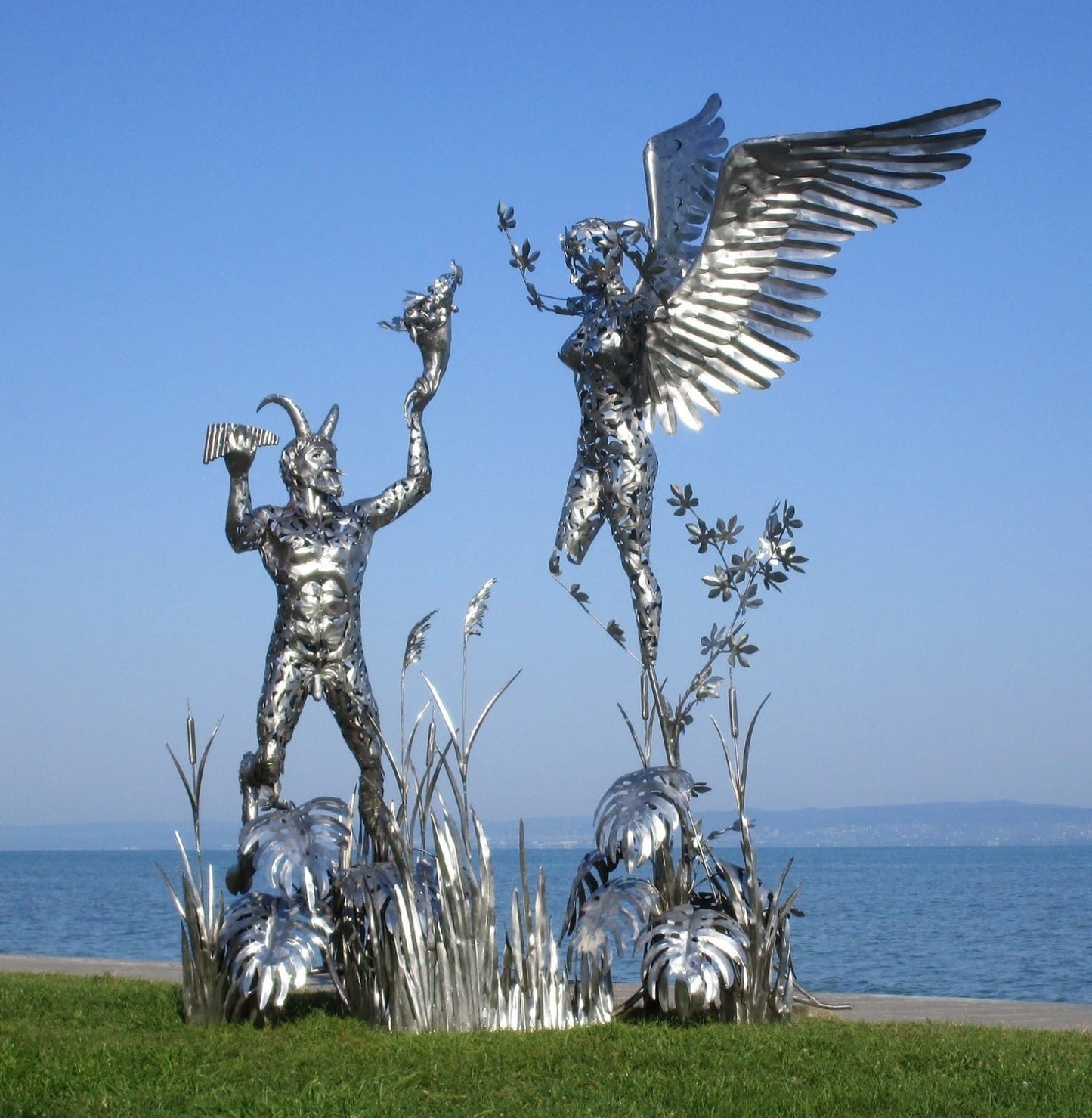 Syrinx und Pan (edelstahl) 325x173x370  93kg