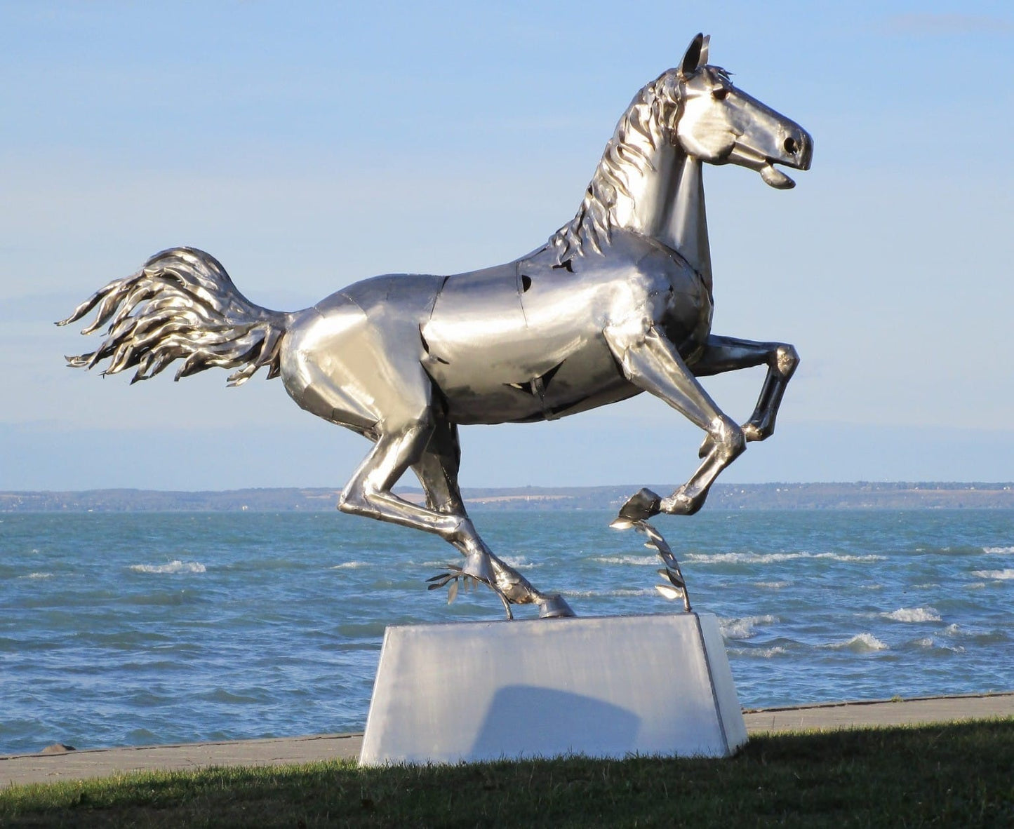 Pferd Lebensgroß (edelstahl) 85x290x260  74kg