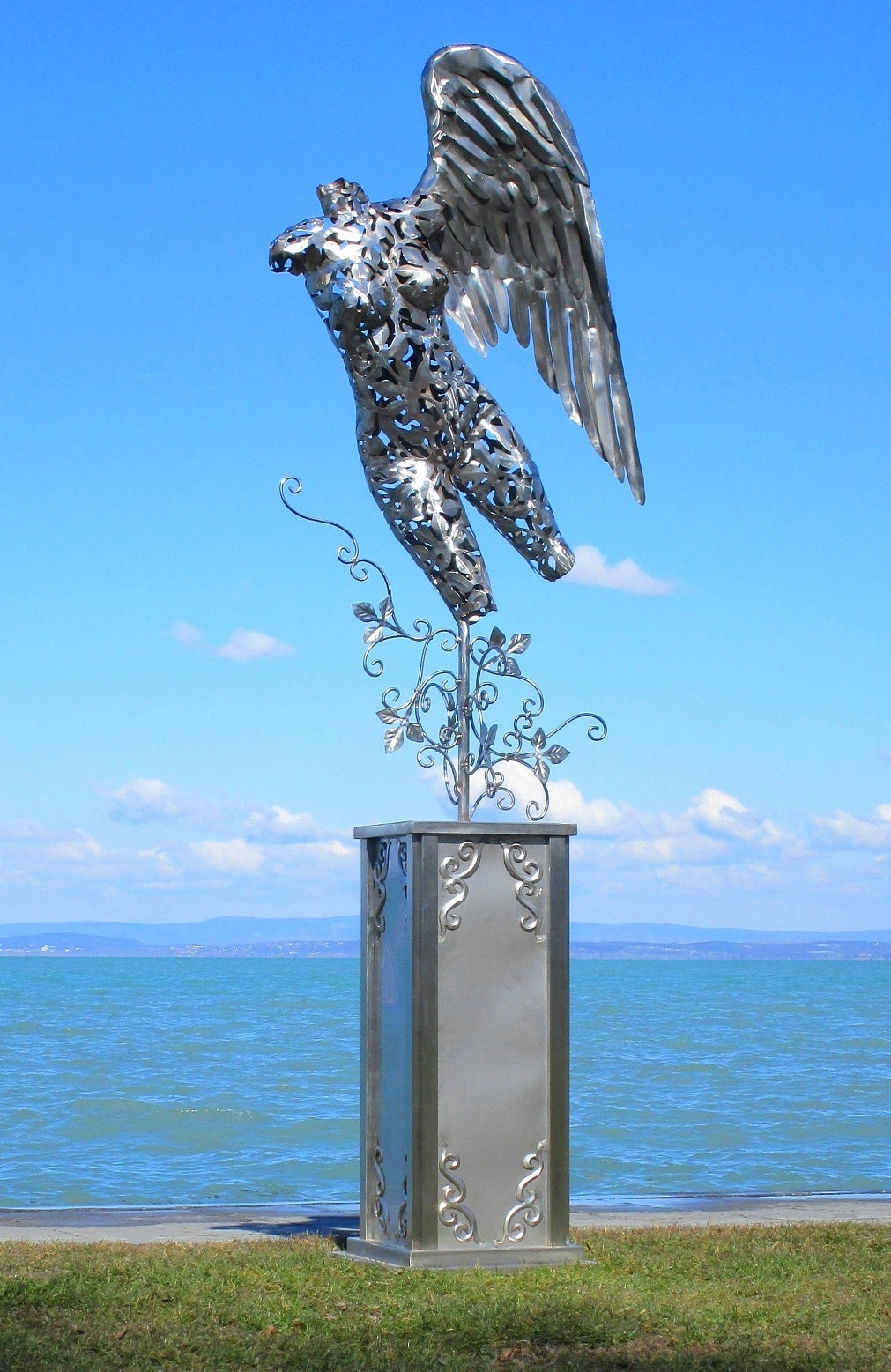 Engel am Säule (edelstahl) 53x98x300  45kg