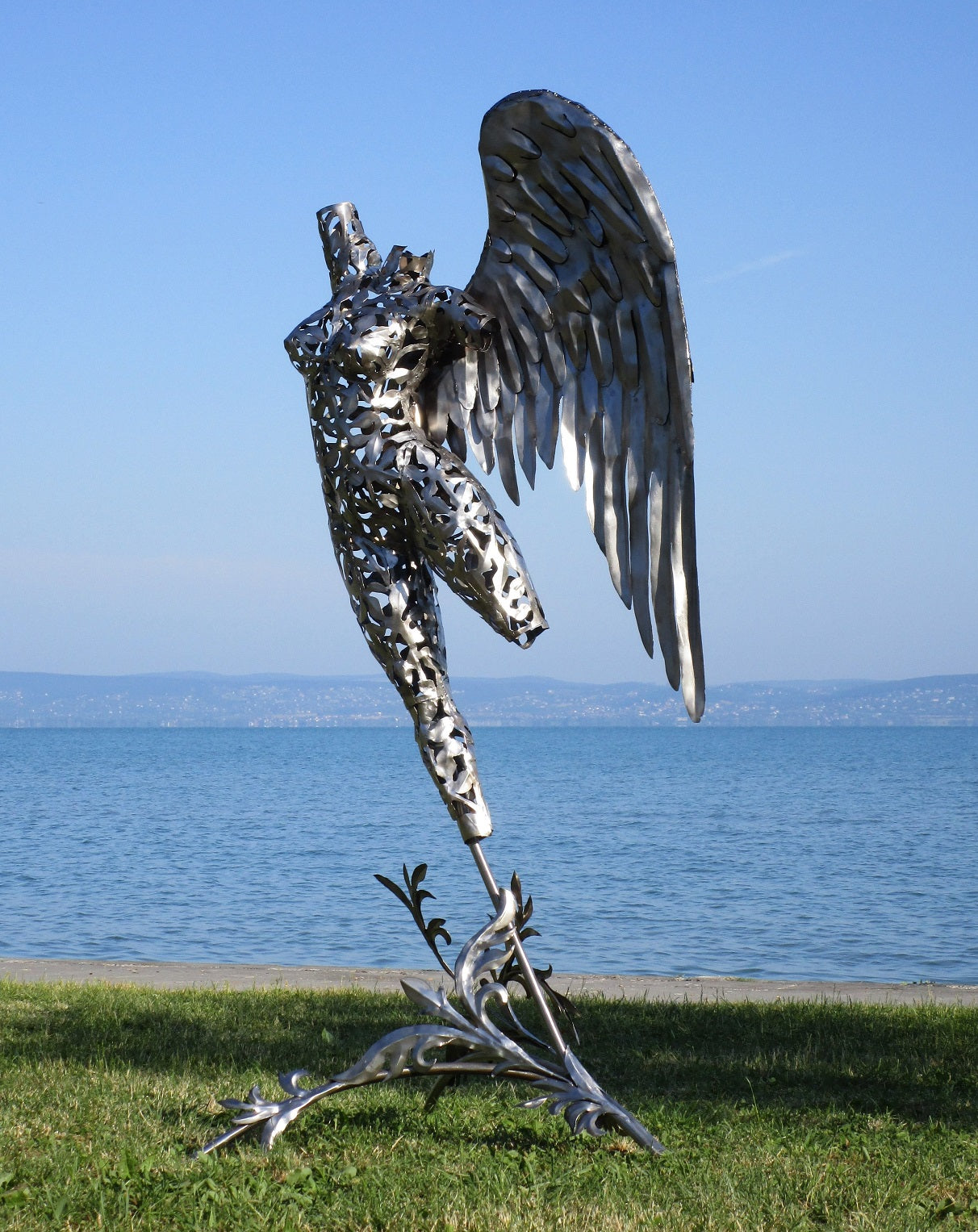 Engel mit hängendem Flügel (edelstahl) 85x90x200  41,1kg