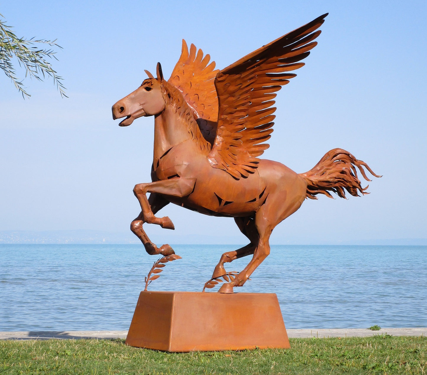 Pegasus Lebensgroß (rostig) 175x288x305  88kg