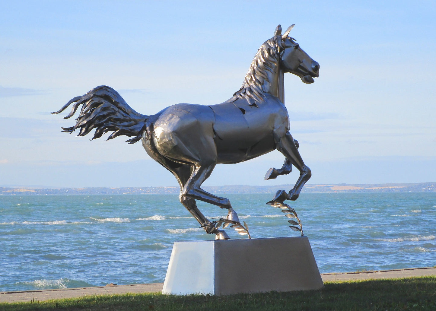 Pferd Lebensgroß (edelstahl) 85x290x260  74kg