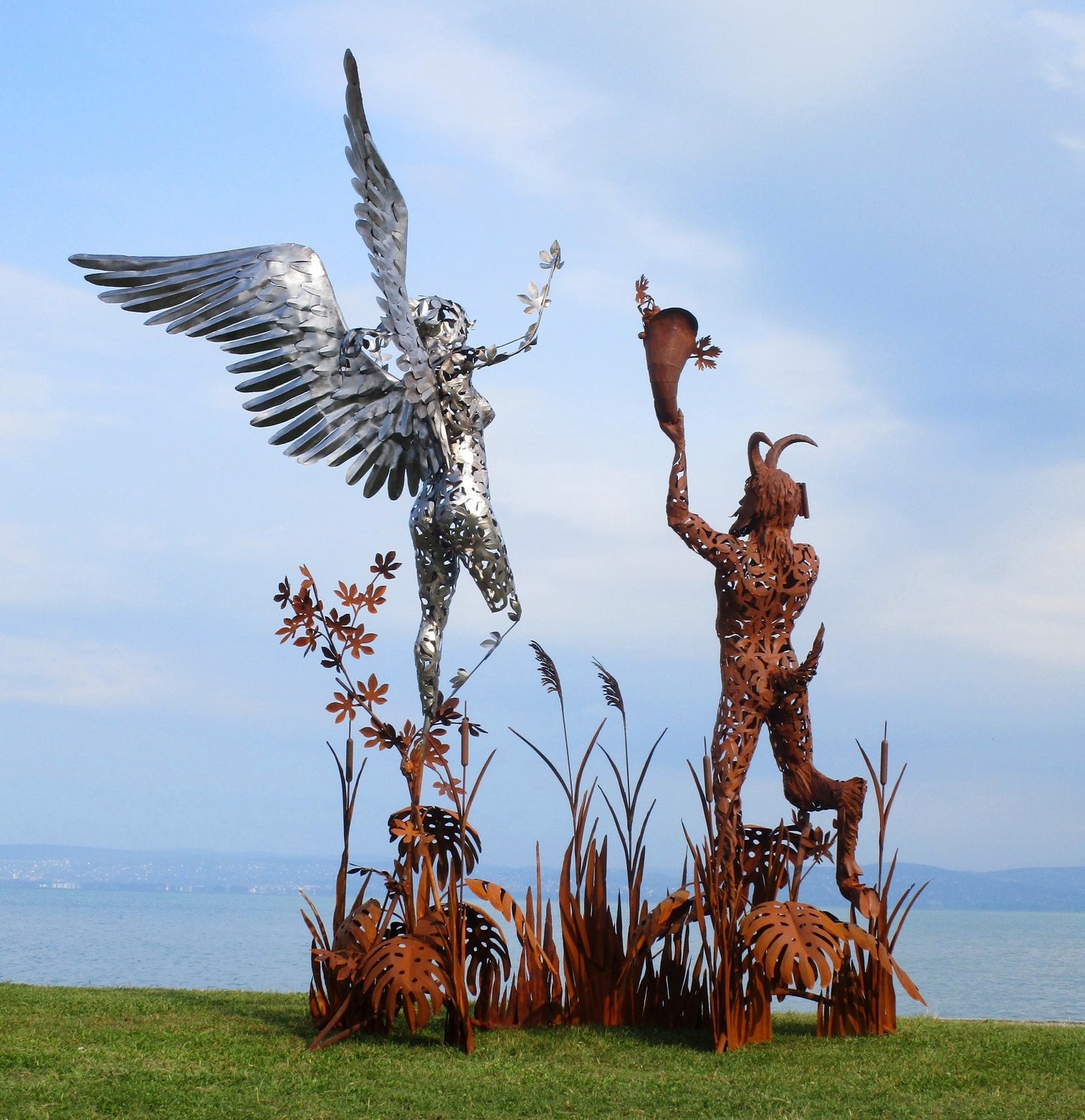 Syrinx und Pan (edelstahl+rostig) 325x173x370  93kg