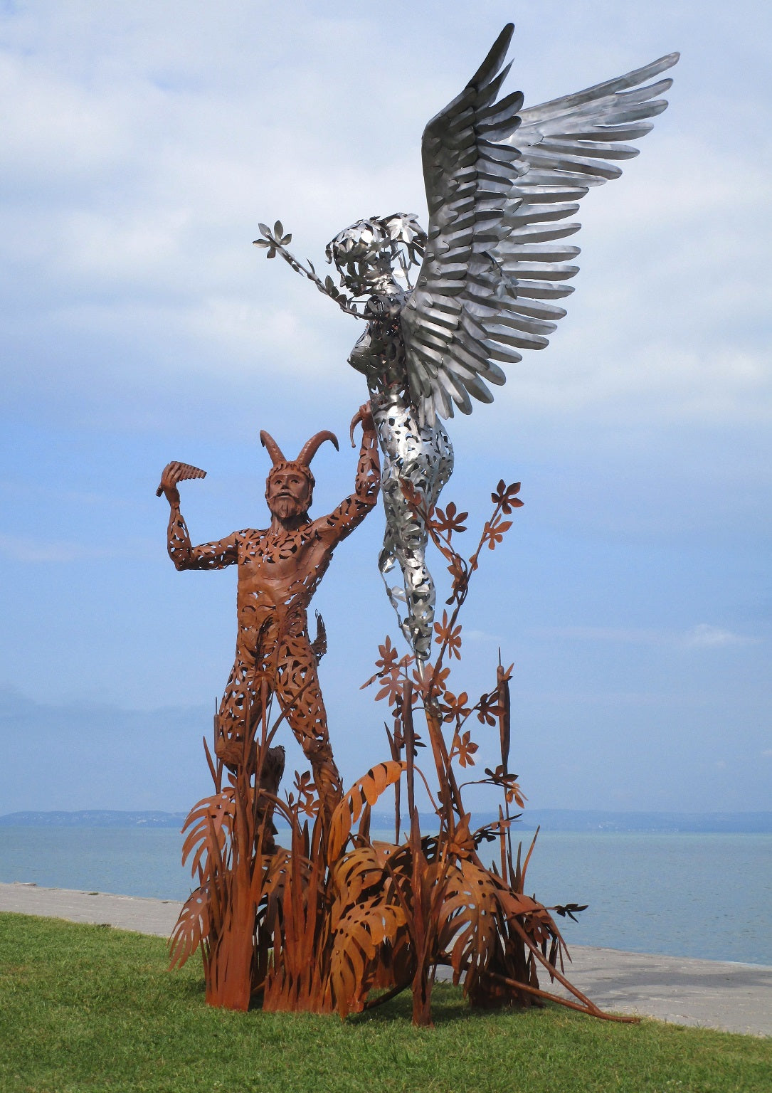 Syrinx und Pan (edelstahl+rostig) 325x173x370  93kg