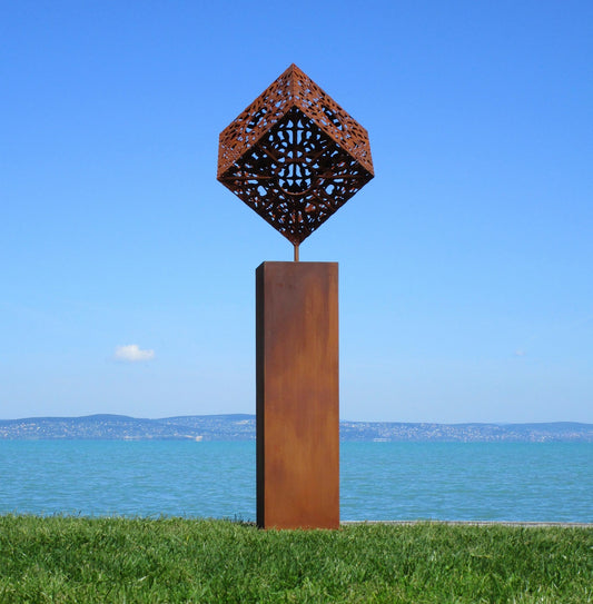 Würfel auf Säule (rostig) 70x82x216  21kg